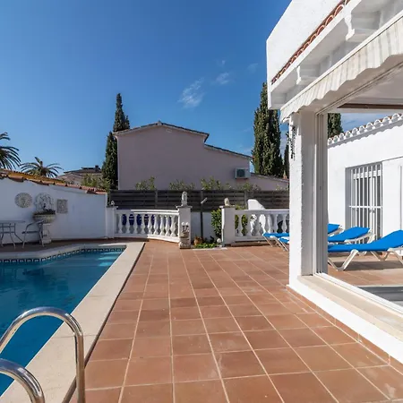 Goldhome - Montgri - Piscina Climatizada Villa Empuriabrava