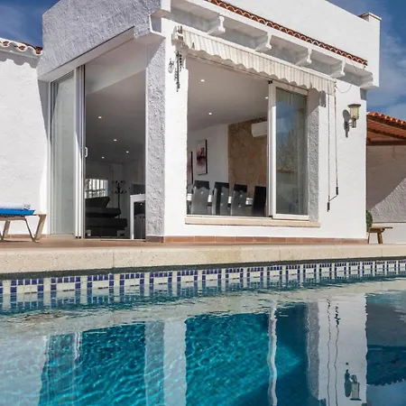 Villa Goldhome - Montgri - Piscina Climatizada Empuriabrava