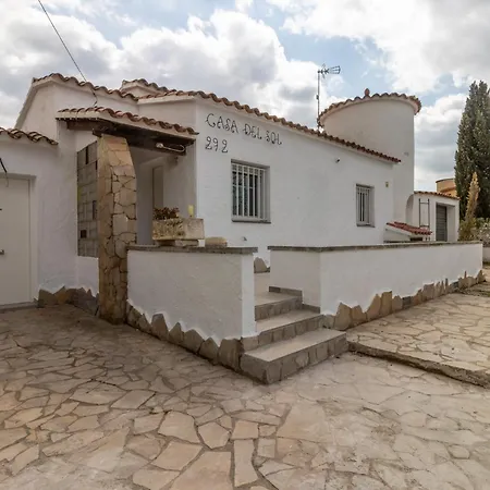 Goldhome - Montgri - Piscina Climatizada Villa Empuriabrava